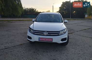 Позашляховик / Кросовер Volkswagen Tiguan 2015 в 