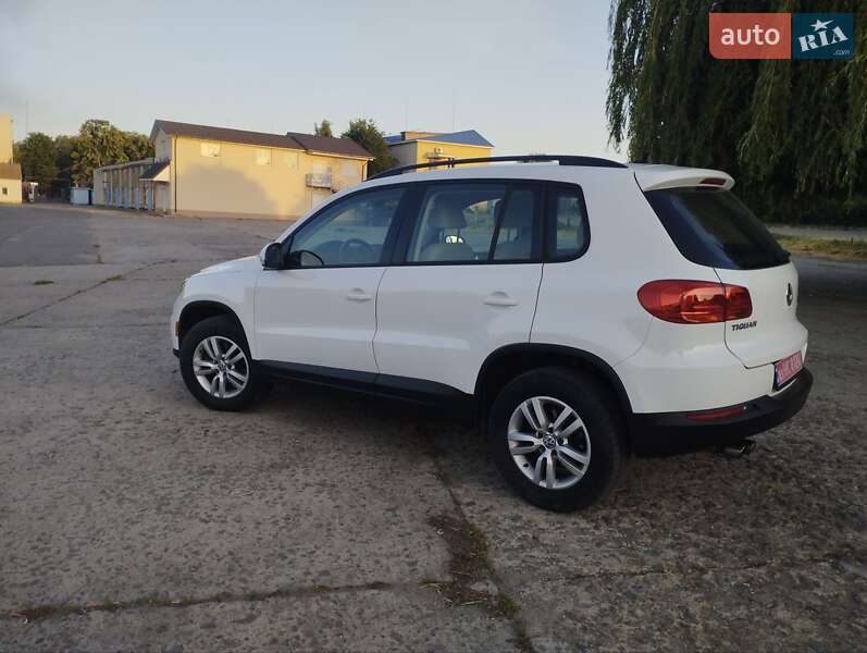 Внедорожник / Кроссовер Volkswagen Tiguan 2015 в Ладыжине