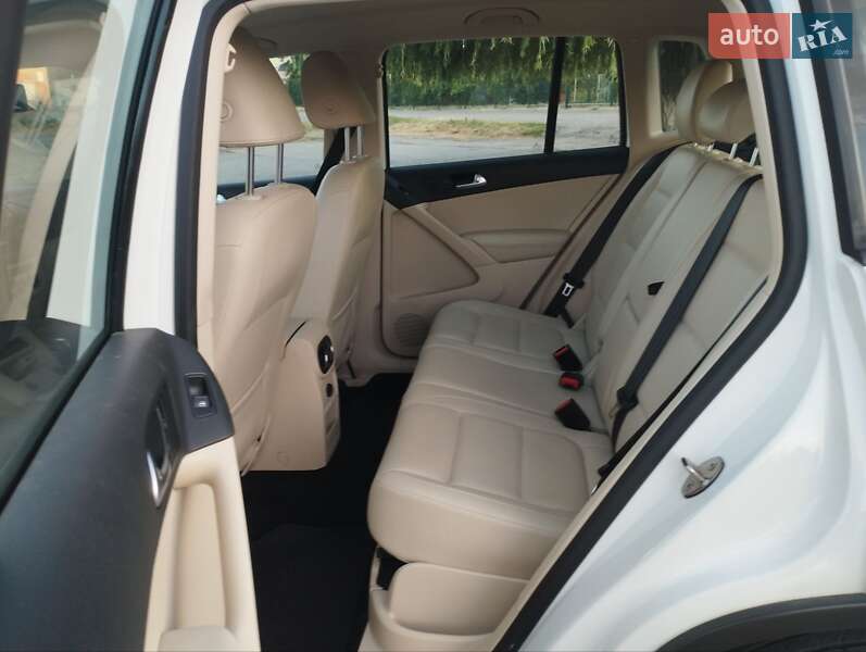 Внедорожник / Кроссовер Volkswagen Tiguan 2015 в Ладыжине