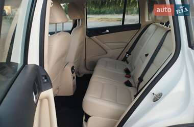 Позашляховик / Кросовер Volkswagen Tiguan 2015 в 