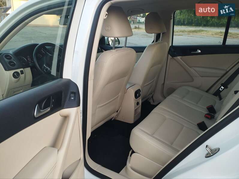 Внедорожник / Кроссовер Volkswagen Tiguan 2015 в Ладыжине