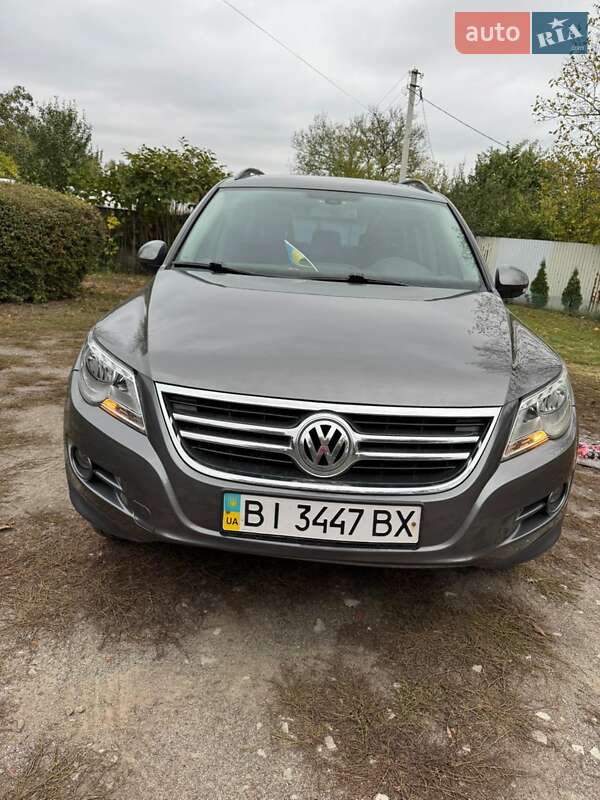 Внедорожник / Кроссовер Volkswagen Tiguan 2011 в Полтаве