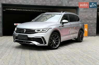 Внедорожник / Кроссовер Volkswagen Tiguan 2021 в Киеве
