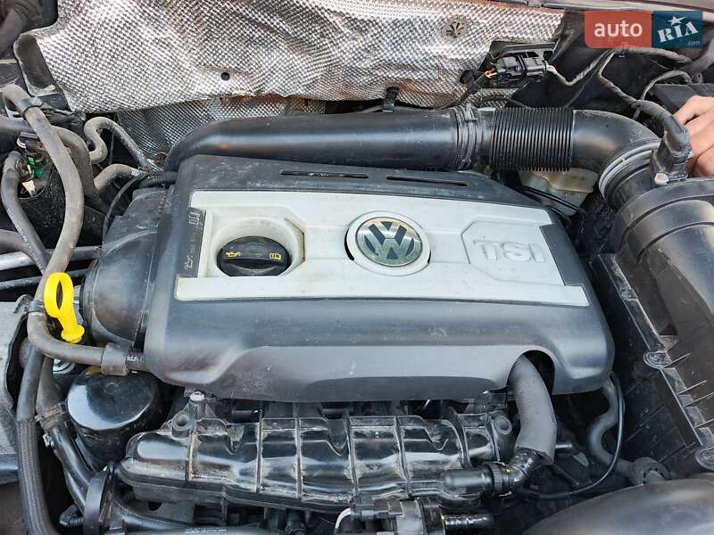 Внедорожник / Кроссовер Volkswagen Tiguan 2015 в Дунаевцах