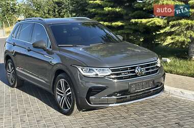 Внедорожник / Кроссовер Volkswagen Tiguan 2024 в Одессе