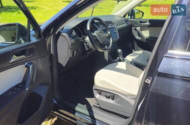 Позашляховик / Кросовер Volkswagen Tiguan 2018 в 
