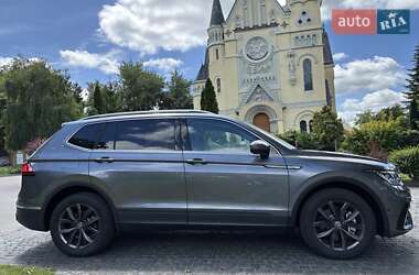 Внедорожник / Кроссовер Volkswagen Tiguan 2023 в Киеве