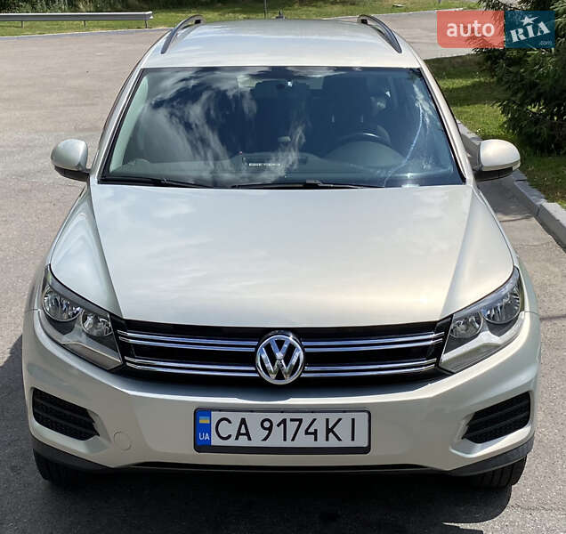 Внедорожник / Кроссовер Volkswagen Tiguan 2015 в Смеле
