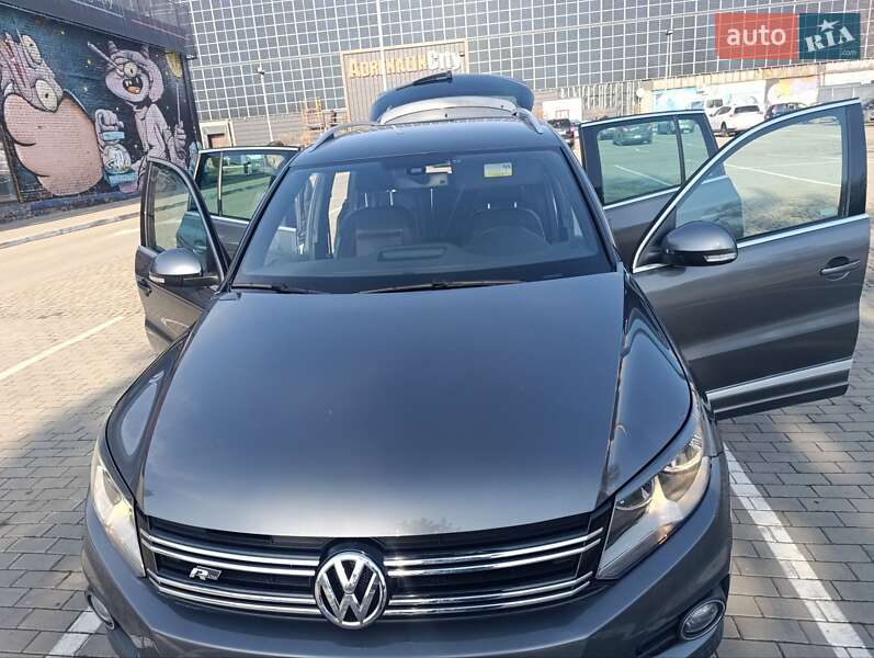 Внедорожник / Кроссовер Volkswagen Tiguan 2016 в Луцке