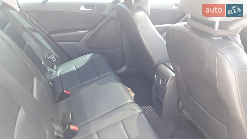 Внедорожник / Кроссовер Volkswagen Tiguan 2011 в Тернополе