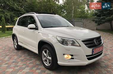 Внедорожник / Кроссовер Volkswagen Tiguan 2011 в Житомире