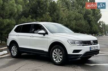 Внедорожник / Кроссовер Volkswagen Tiguan 2017 в Кропивницком