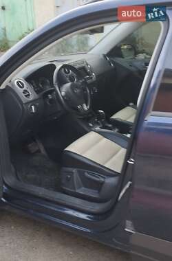 Внедорожник / Кроссовер Volkswagen Tiguan 2015 в Львове