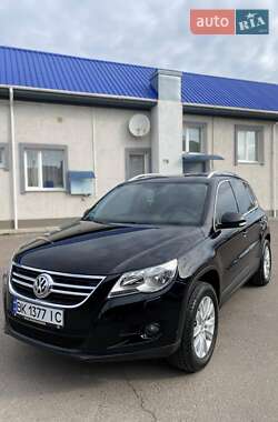 Внедорожник / Кроссовер Volkswagen Tiguan 2008 в Ровно