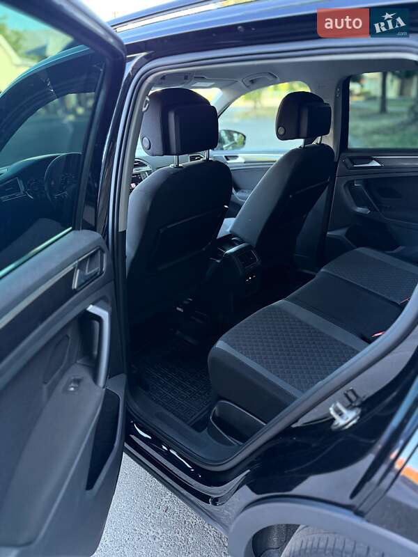 Внедорожник / Кроссовер Volkswagen Tiguan 2017 в Львове