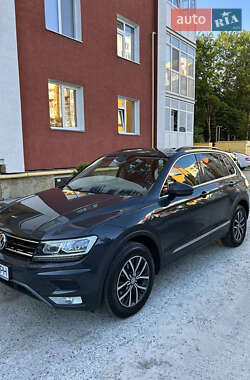 Позашляховик / Кросовер Volkswagen Tiguan 2016 в Львові