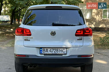 Внедорожник / Кроссовер Volkswagen Tiguan 2017 в 