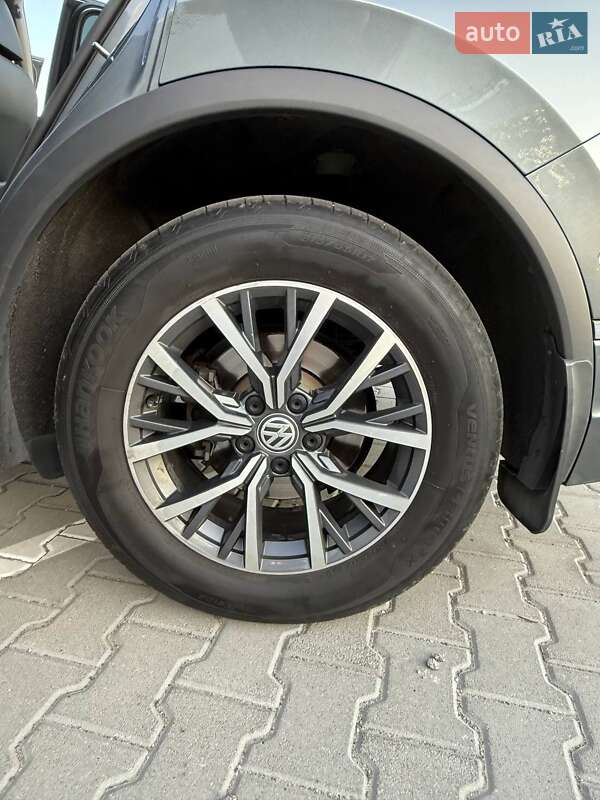 Внедорожник / Кроссовер Volkswagen Tiguan 2019 в Хмельницком
