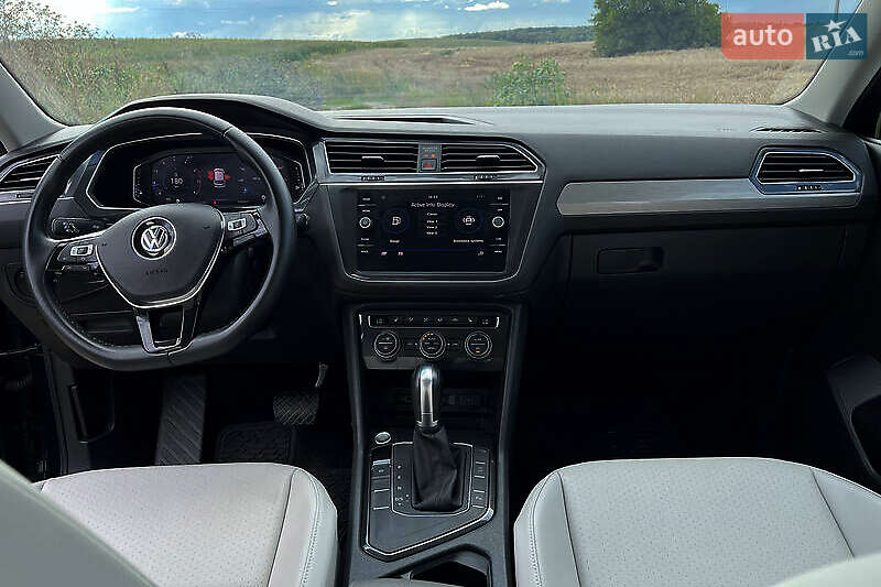 Внедорожник / Кроссовер Volkswagen Tiguan 2019 в Львове