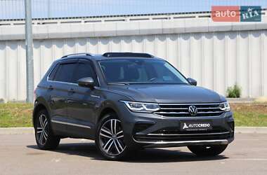 Внедорожник / Кроссовер Volkswagen Tiguan 2022 в Киеве
