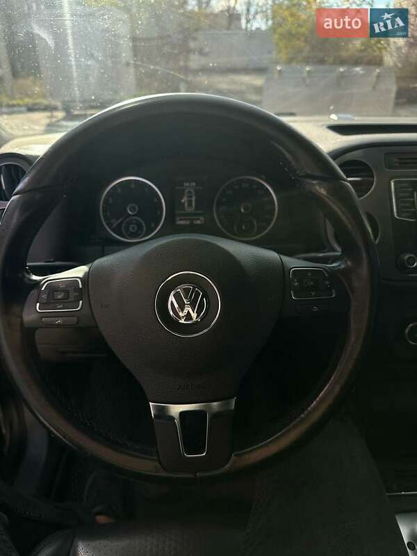 Внедорожник / Кроссовер Volkswagen Tiguan 2011 в Тернополе