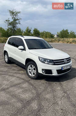 Внедорожник / Кроссовер Volkswagen Tiguan 2016 в Львове