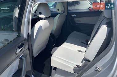 Позашляховик / Кросовер Volkswagen Tiguan 2020 в 