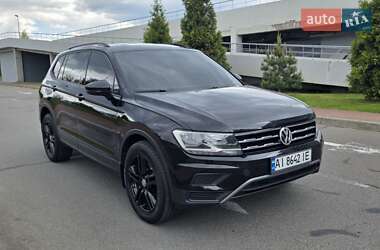 Позашляховик / Кросовер Volkswagen Tiguan 2017 в Києві