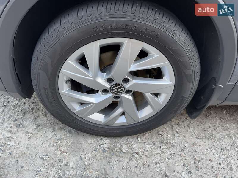 Позашляховик / Кросовер Volkswagen Tiguan 2021 в Києві