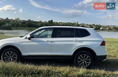 Внедорожник / Кроссовер Volkswagen Tiguan 2020 в Хмельницком