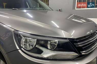Внедорожник / Кроссовер Volkswagen Tiguan 2015 в 