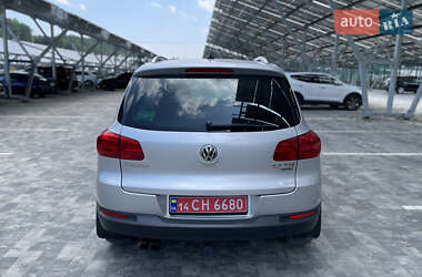 Внедорожник / Кроссовер Volkswagen Tiguan 2015 в 