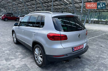 Внедорожник / Кроссовер Volkswagen Tiguan 2015 в 