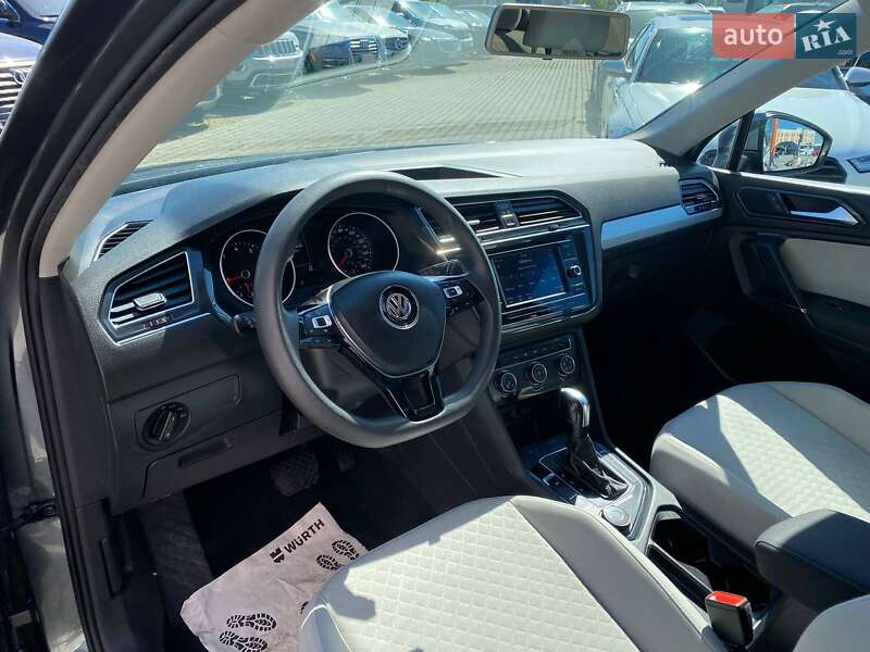 Внедорожник / Кроссовер Volkswagen Tiguan 2017 в Львове
