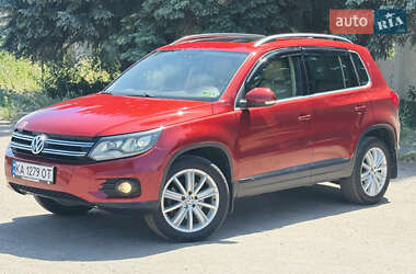Внедорожник / Кроссовер Volkswagen Tiguan 2015 в Каменском