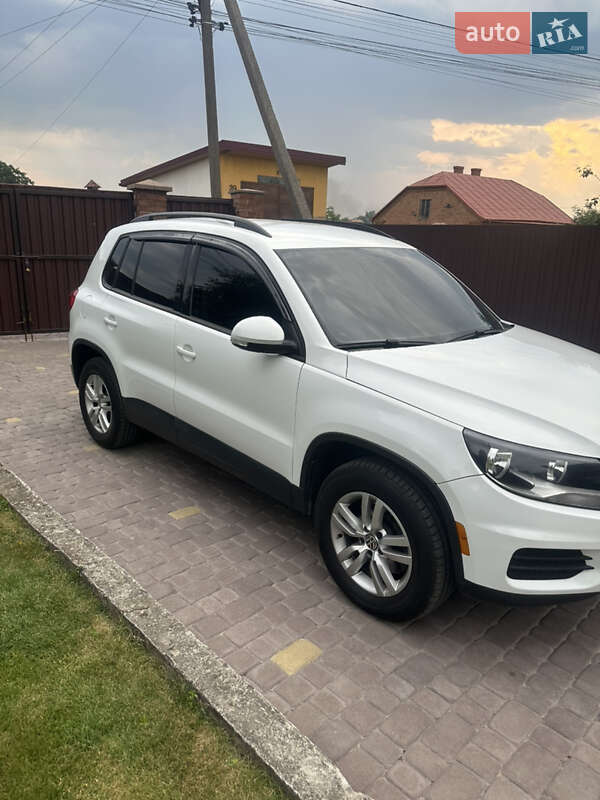 Внедорожник / Кроссовер Volkswagen Tiguan 2016 в Львове