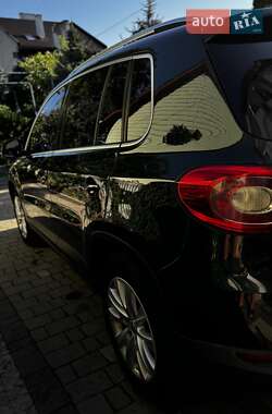 Позашляховик / Кросовер Volkswagen Tiguan 2010 в 