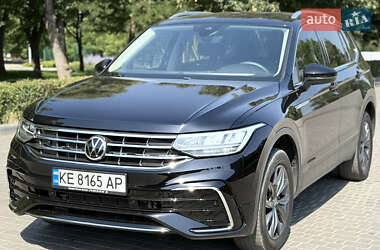 Внедорожник / Кроссовер Volkswagen Tiguan 2023 в Каменском