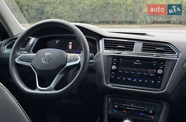 Позашляховик / Кросовер Volkswagen Tiguan 2024 в 