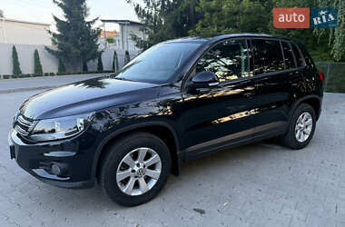 Внедорожник / Кроссовер Volkswagen Tiguan 2012 в 
