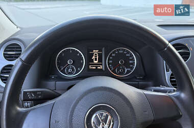 Внедорожник / Кроссовер Volkswagen Tiguan 2012 в 
