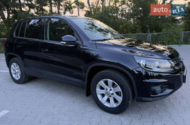 Внедорожник / Кроссовер Volkswagen Tiguan 2012 в 