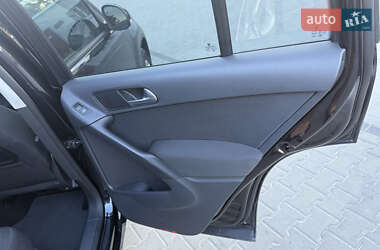 Внедорожник / Кроссовер Volkswagen Tiguan 2012 в 