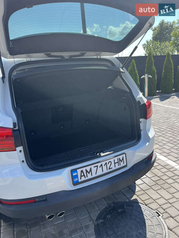 Внедорожник / Кроссовер Volkswagen Tiguan 2017 в Звягеле