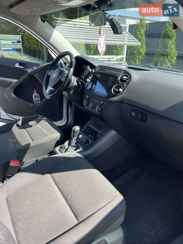 Внедорожник / Кроссовер Volkswagen Tiguan 2017 в Звягеле