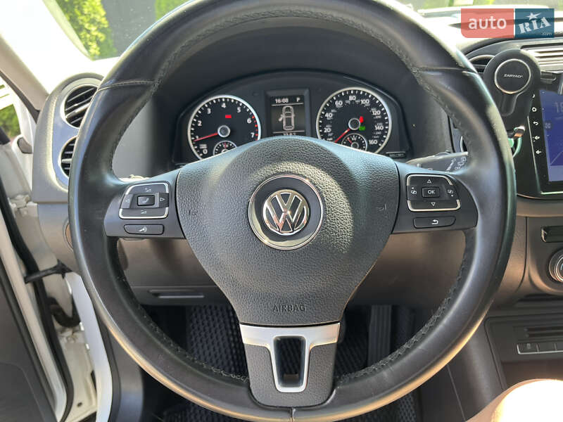 Внедорожник / Кроссовер Volkswagen Tiguan 2017 в Звягеле