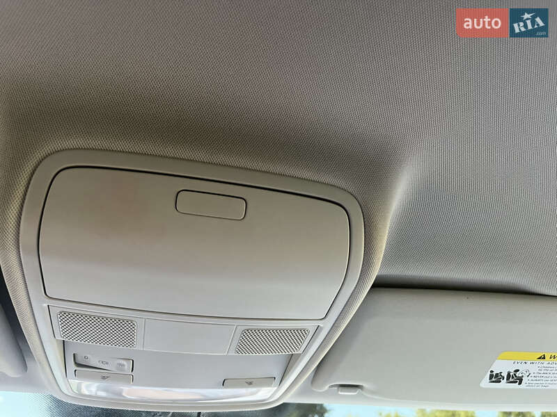 Внедорожник / Кроссовер Volkswagen Tiguan 2017 в Звягеле