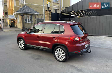 Внедорожник / Кроссовер Volkswagen Tiguan 2011 в 