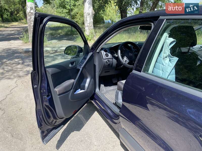 Внедорожник / Кроссовер Volkswagen Tiguan 2013 в Запорожье