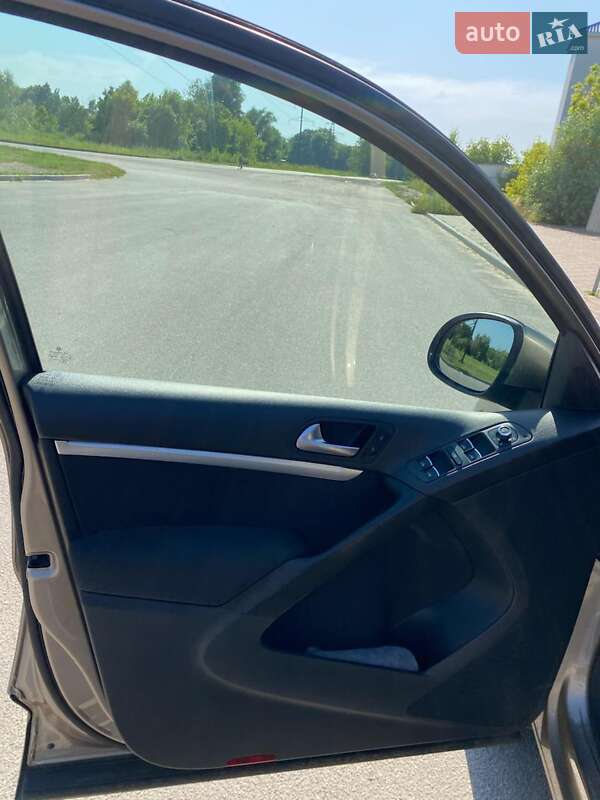 Внедорожник / Кроссовер Volkswagen Tiguan 2012 в Шостке фото 10 Внедорожник / Кроссовер Volkswagen Tiguan 2012 в Шостке